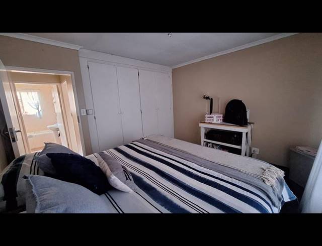 2 BEDROOM PROPERTY TO RENT IN ROOIHUISKRAAL NORTH